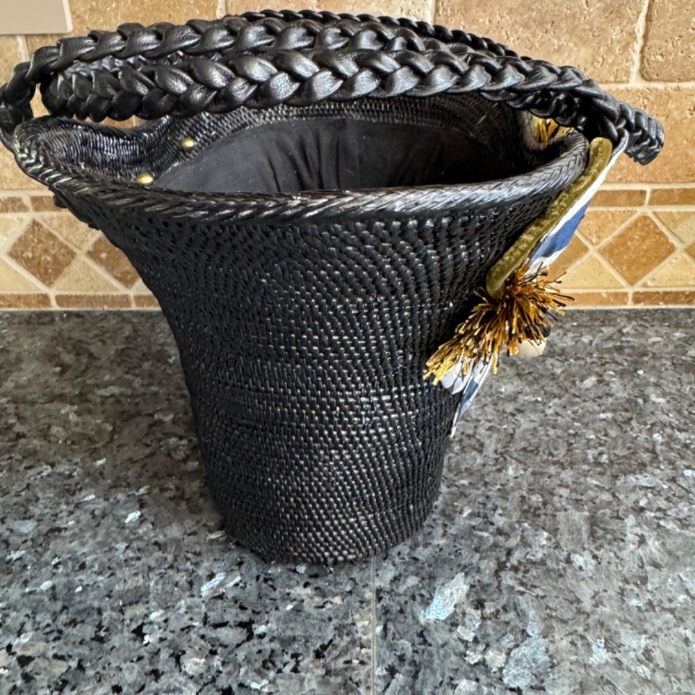 MacKenzie Childs RARE Handbag. Black "Bucket Bag" w/gorgeous detail Estate Find - Picture 2 of 12